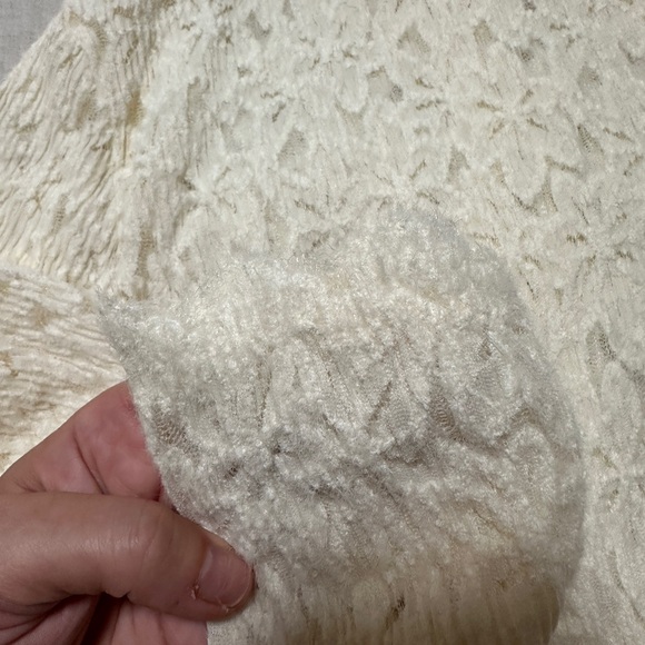 Cream Lace mock turtleneck - Picture 5 of 5